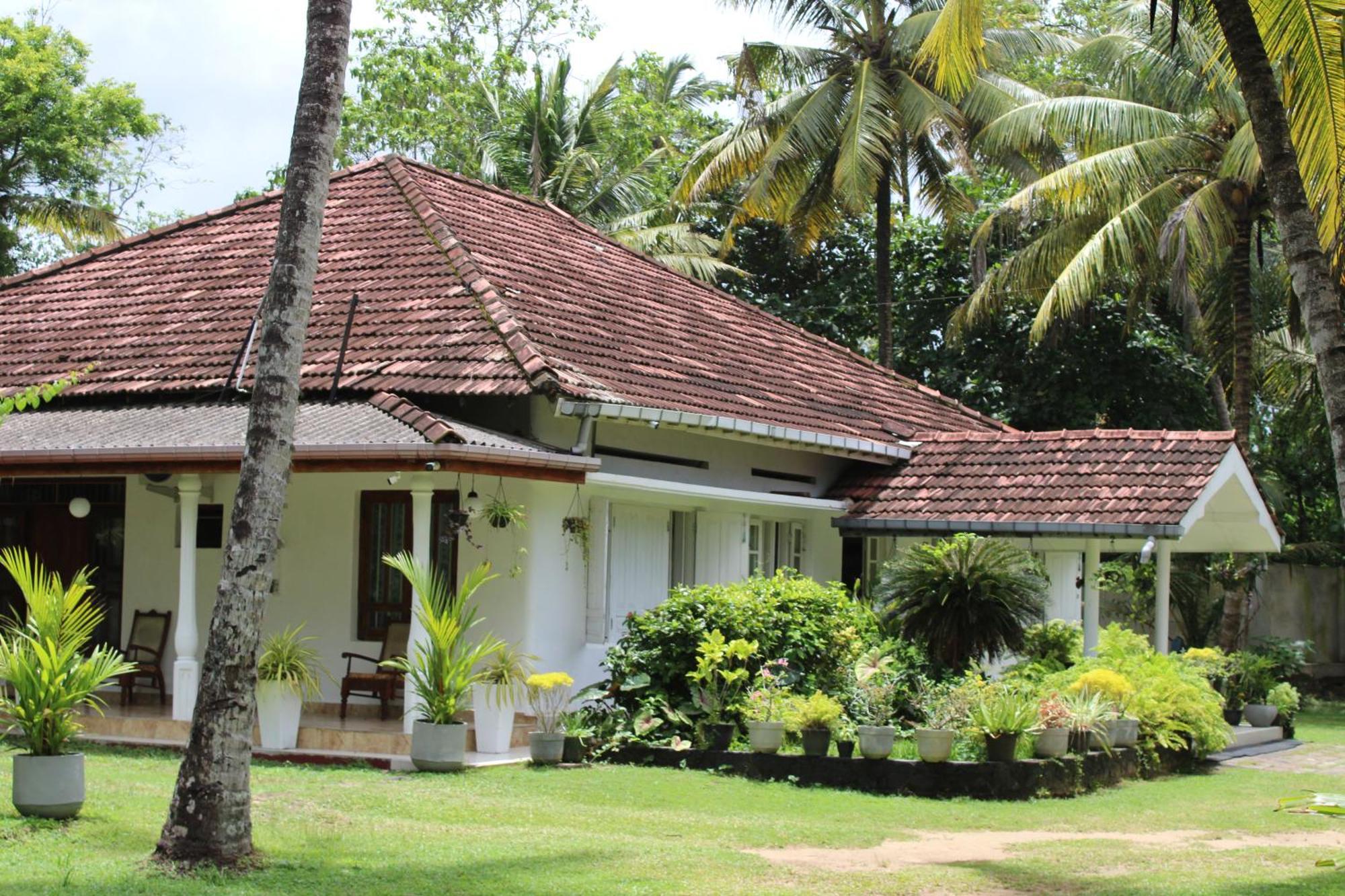 Sun And Surf Rest Hotel Ahangama Exterior photo